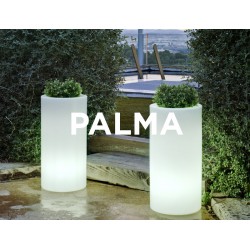 Macetero LED Luminoso PALMA 70 RGB  con batería y carga solar para uso exterior e interior. Resistencia a UV. Incluye mando.